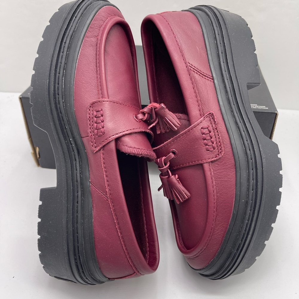 Converse Women's Burgundy Platform Loafers - Picture 8 of 16